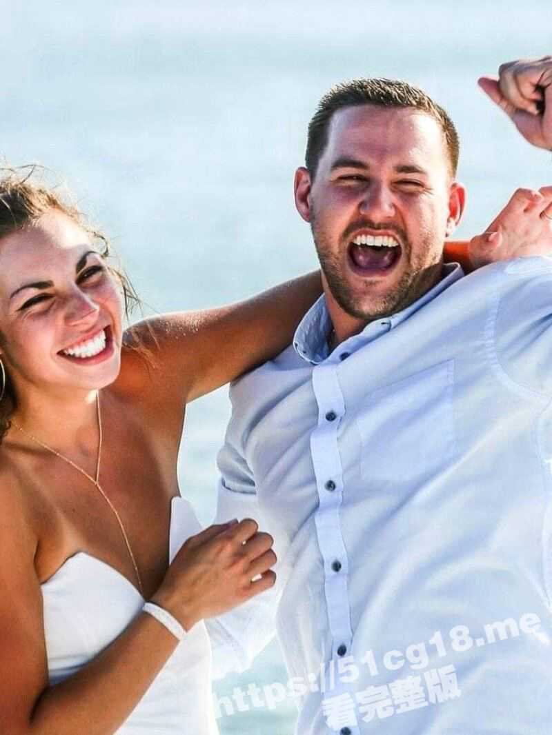 美国媚黑白人淫妻夫妇 约炮黑人 群P 就是喜欢黑人的大屌 三洞都不可以休息 - 51吃瓜网-51吃瓜网