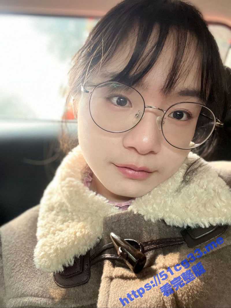 骚货眼镜妹私下淫乱 背着男友到大屌约炮 被男友发现后爆出做爱视频 - 51吃瓜网-51吃瓜网