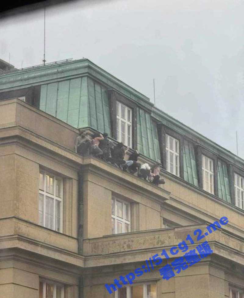 捷克 布拉格大学枪击事件 一名全副武装的男子闯入布拉格查理大学 杀死至少14人! - 51吃瓜网-51吃瓜网