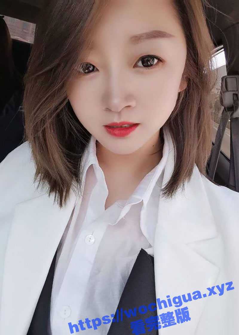 深圳某公司高管 家里老公是个废物无法满足性欲 直接找两个猛男来爆操自己的骚穴！ - 51吃瓜网-51吃瓜网