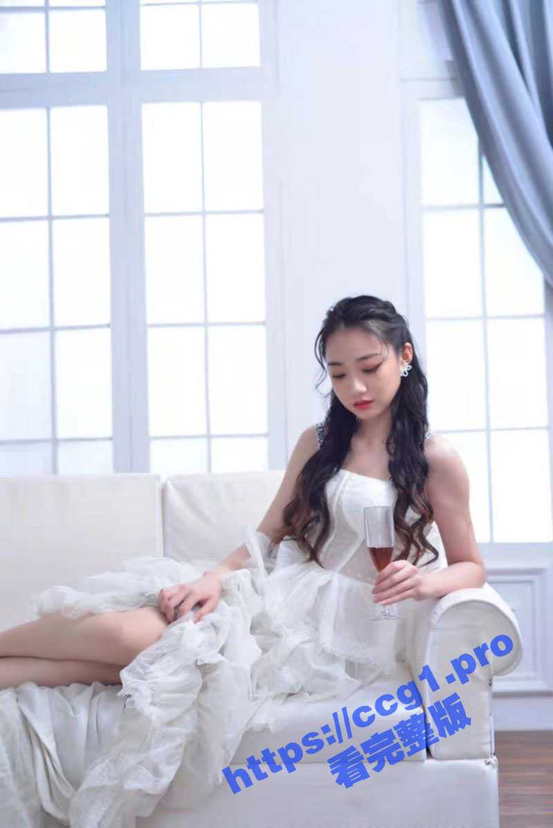 浙江音乐学院极品校花 谢筱雨 酒店帮富二代吃鸡吧 被操的双眼迷离 奶子都变成粉红色 - 51吃瓜网-51吃瓜网