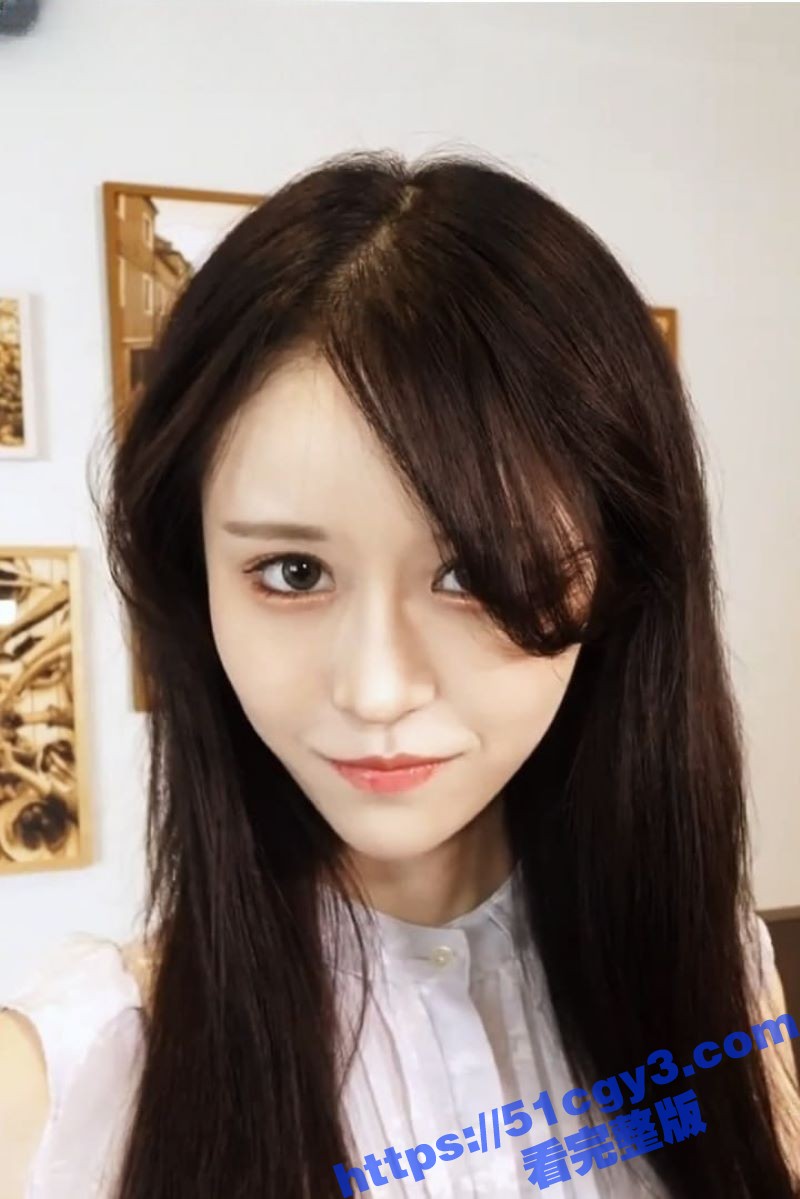 极品反差婊女神不雅视频泄露 双手抱着大屌深情狂舔 被男人按在身下无套猛操 淫叫不断！ - 51吃瓜网-51吃瓜网