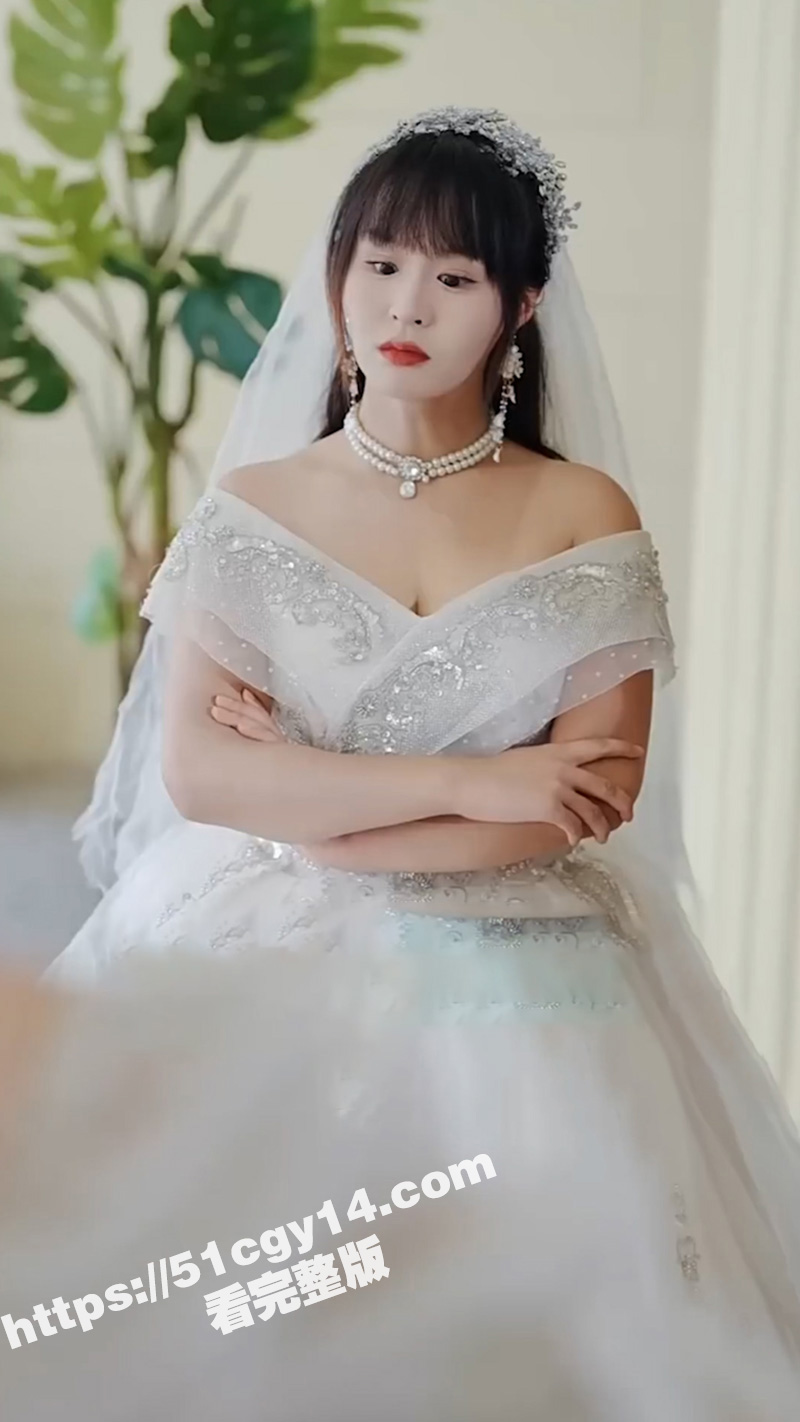 每日短剧《被甩后豪门千金甜又飒》姜瑜在婚礼上被未婚夫杨海乐抛弃 随后却发现自己竟然是首富千金！ - 51吃瓜网-51吃瓜网