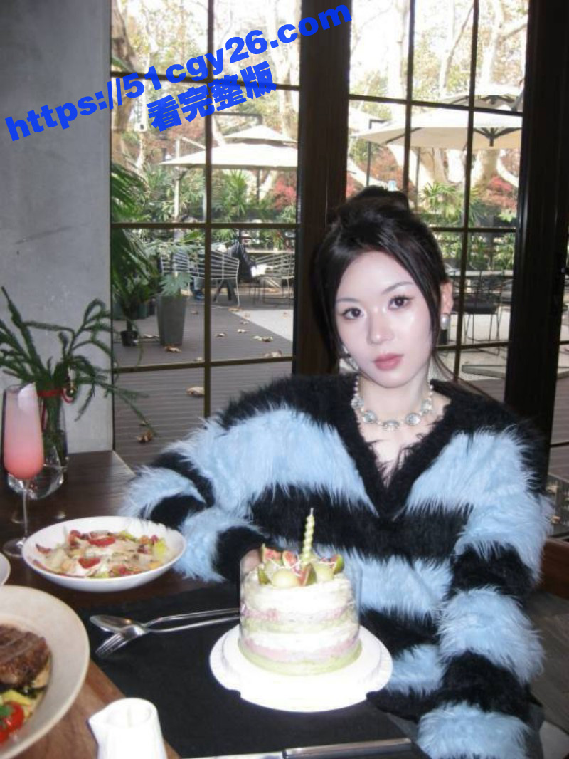 01年极品平面模特 蒯欣欣 表面冷艳私下浪荡无比 做爱时淫姿骚态被渣男拍下曝光 掐着脖子暴力中出! - 51吃瓜网-51吃瓜网