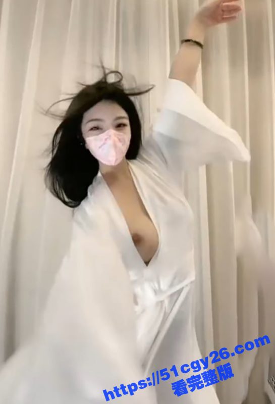 绝色美女主播 在国外平台跳国风裸舞捞金 故意露出极品美乳与多毛小穴！-51吃瓜网