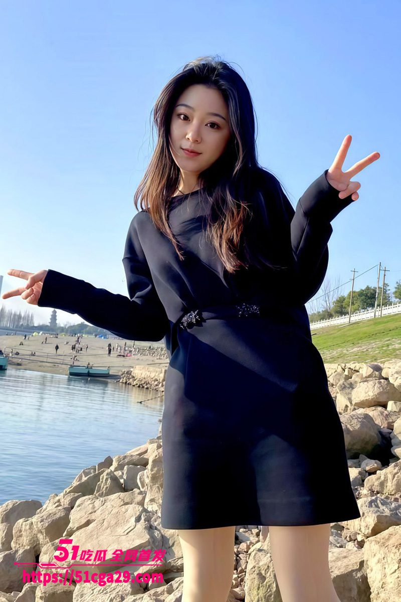 瓜友投稿 反差学生妹前女友 白丝足交疯狂榨精 口交技术相当娴熟！ - 51吃瓜网-51吃瓜网