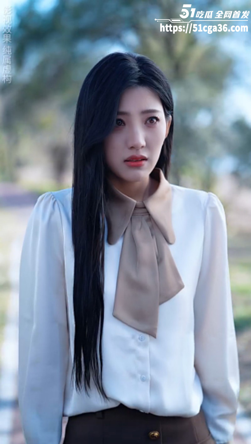 擦边短剧《过分野之庭上霜》私生女从小被后妈虐待赶出家门 被收养后竟又爱上哥哥！ - 51吃瓜网-51吃瓜网