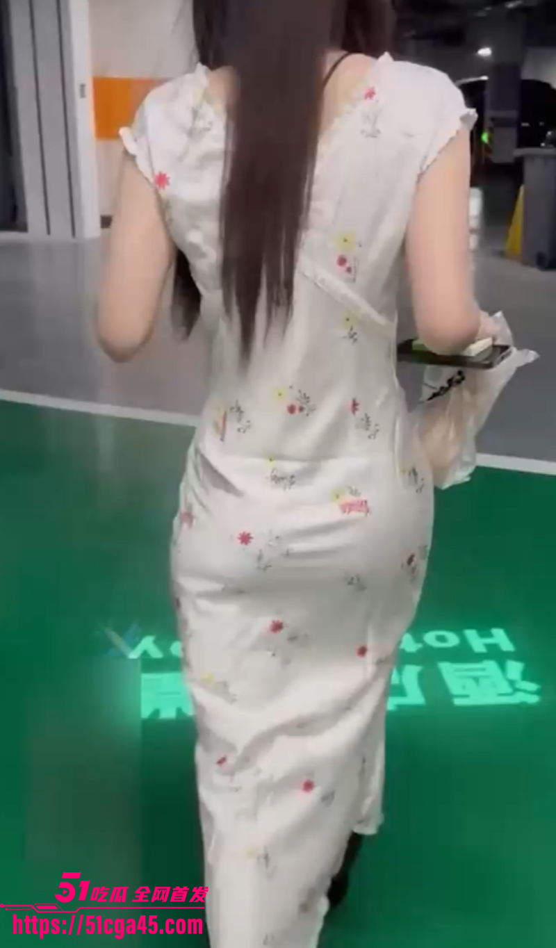 大神零元约炮台球助教 清纯碎花裙性感豹纹内衣 从停车场车震到酒店暴力打桩后入 全程呻吟不断！ - 51吃瓜网-51吃瓜网