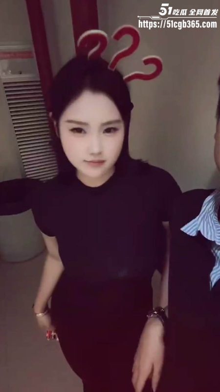 广东金融圈小骚货 黄伊彗 约炮私密视频流出 酷爱健身身材火辣 豪乳傲然臀部饱满如蜜桃！-51吃瓜网