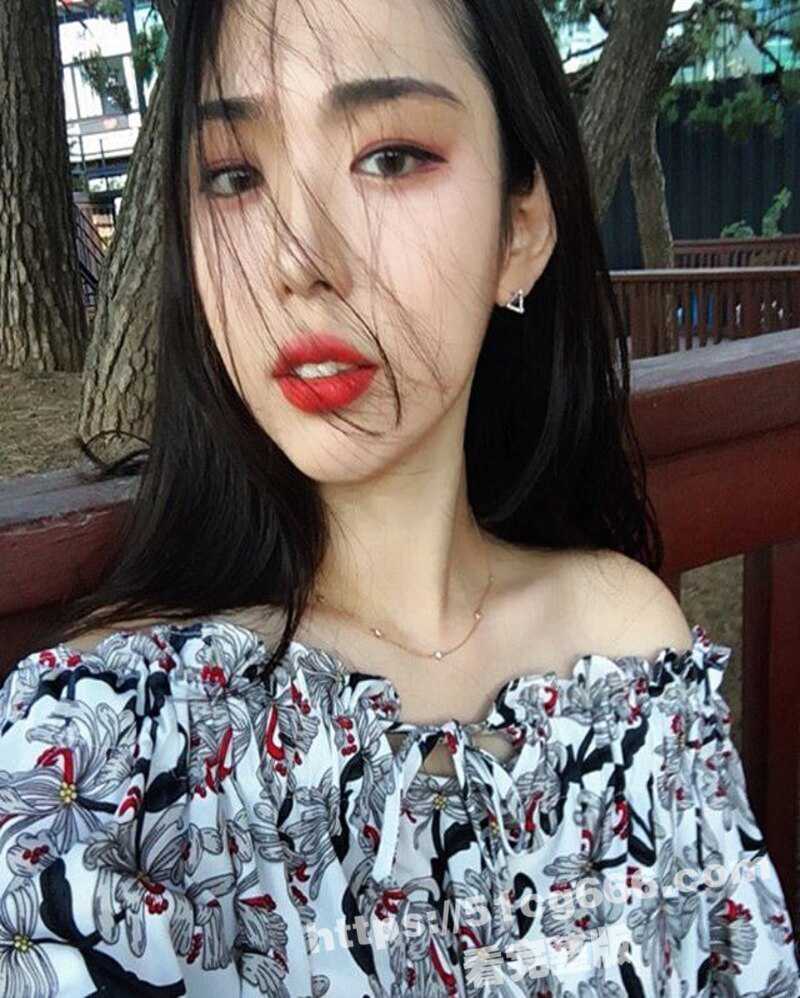 韩国首尔大学大一长发电眼美女和富二代男友激情啪啪 分手后被渣男曝光 真实露脸 附带生活日常视频 - 51吃瓜网-51吃瓜网