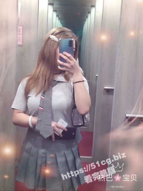 杭州大奶美女 带着闺蜜和老公一起玩双飞 自拍劲爆流出！老婆表面端庄原来床上比鸡还风骚！-51吃瓜网