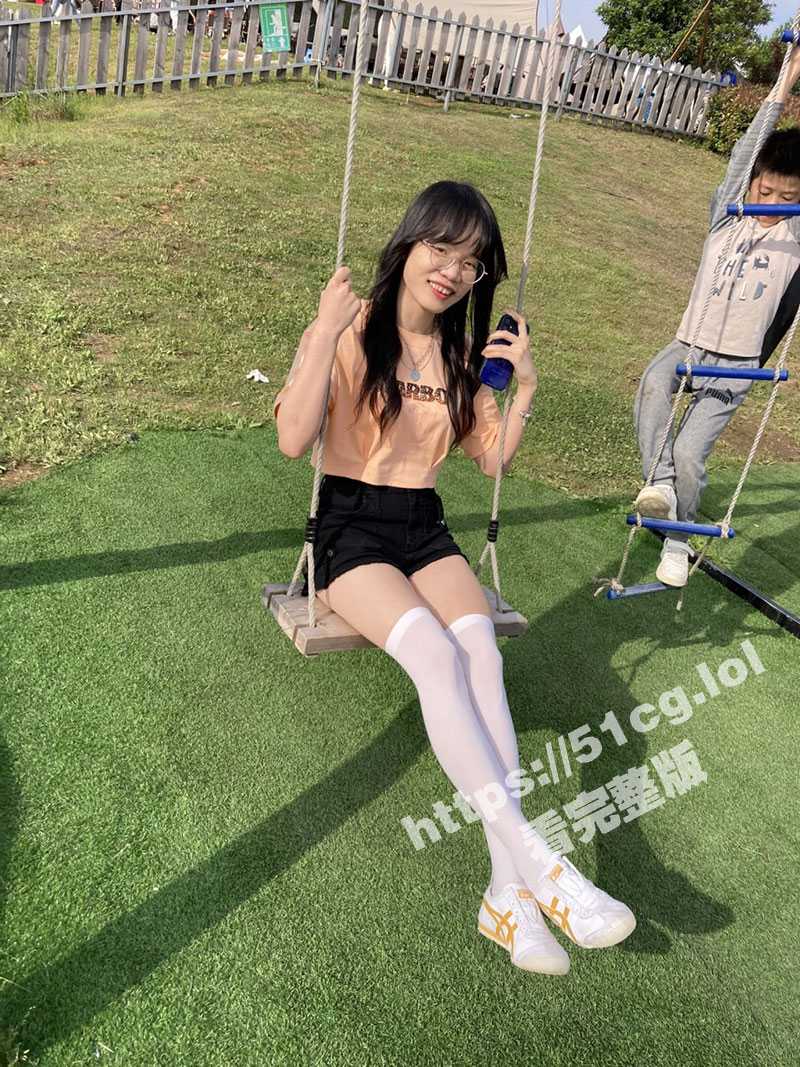 十个眼镜九个骚 合肥师范大学 极品骚鸡眼镜娘 任菲 肉棒舔食者 露脸骚鸡穿着情趣丝袜吃你的鸡 - 51吃瓜网-51吃瓜网