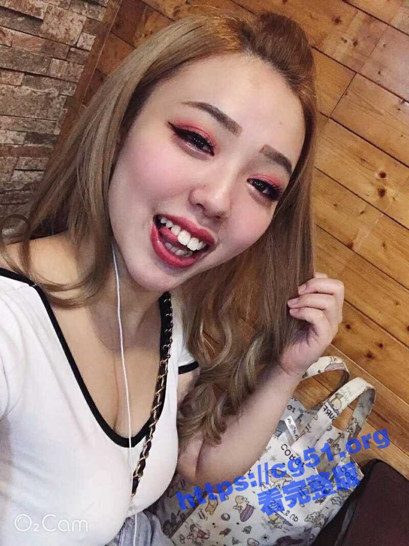 大波台妹 超大尺度疯狂揉捏F罩杯的大奶 生活照私密自拍流出! - 51吃瓜网-51吃瓜网