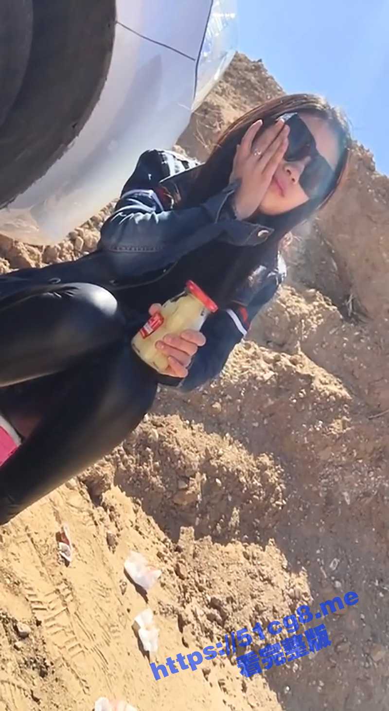 黑丝少妇勾引露出!最爱野战的欲女 经常约炮友野战 超会玩! - 51吃瓜网-51吃瓜网