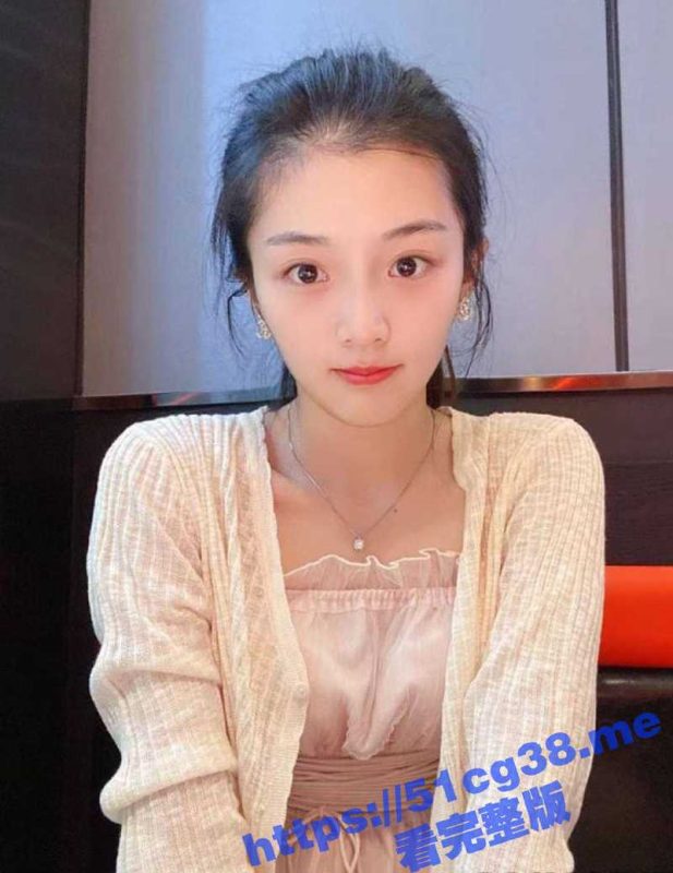 绝美反差空姐 刘菲 背着男友有干爹 一气之下曝光 颜值超高 清纯绝美 无论自慰还是吃鸡都让人欲罢不能-51吃瓜网