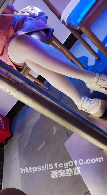 马上高三毕业了 再不把小女友的处破了 恐怕就要被别人先拿一血 妹子疼的哭一直反抗-51吃瓜网