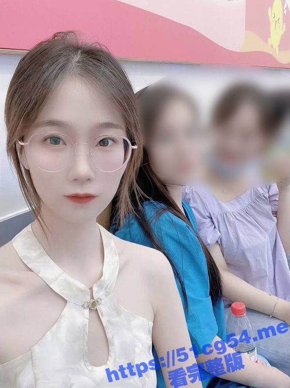 天津医科大学反差眼镜妹 长相清纯甜美 在床上各种玩法样样精通 据说已经在附属医院工作了-51吃瓜网