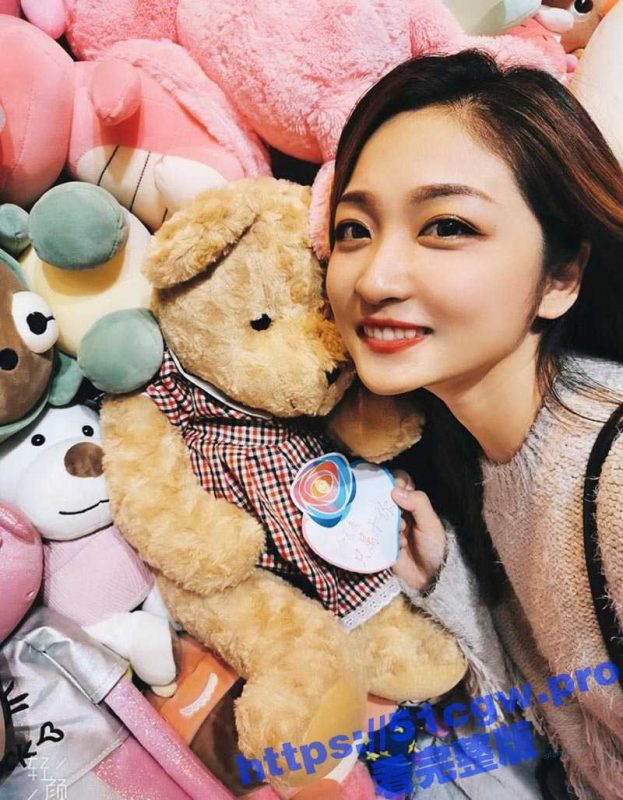 高颜值气质大三反差婊 身材颜值都很一流的女神 分手后被渣男曝光 刮毛做爱视频在全校流传-51吃瓜网