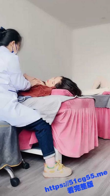 抖音 直播间 按摩催奶！厉害了！能看到几位富有经验的技师在为新晋宝妈们按摩催奶 甚至还有露点！-51吃瓜网