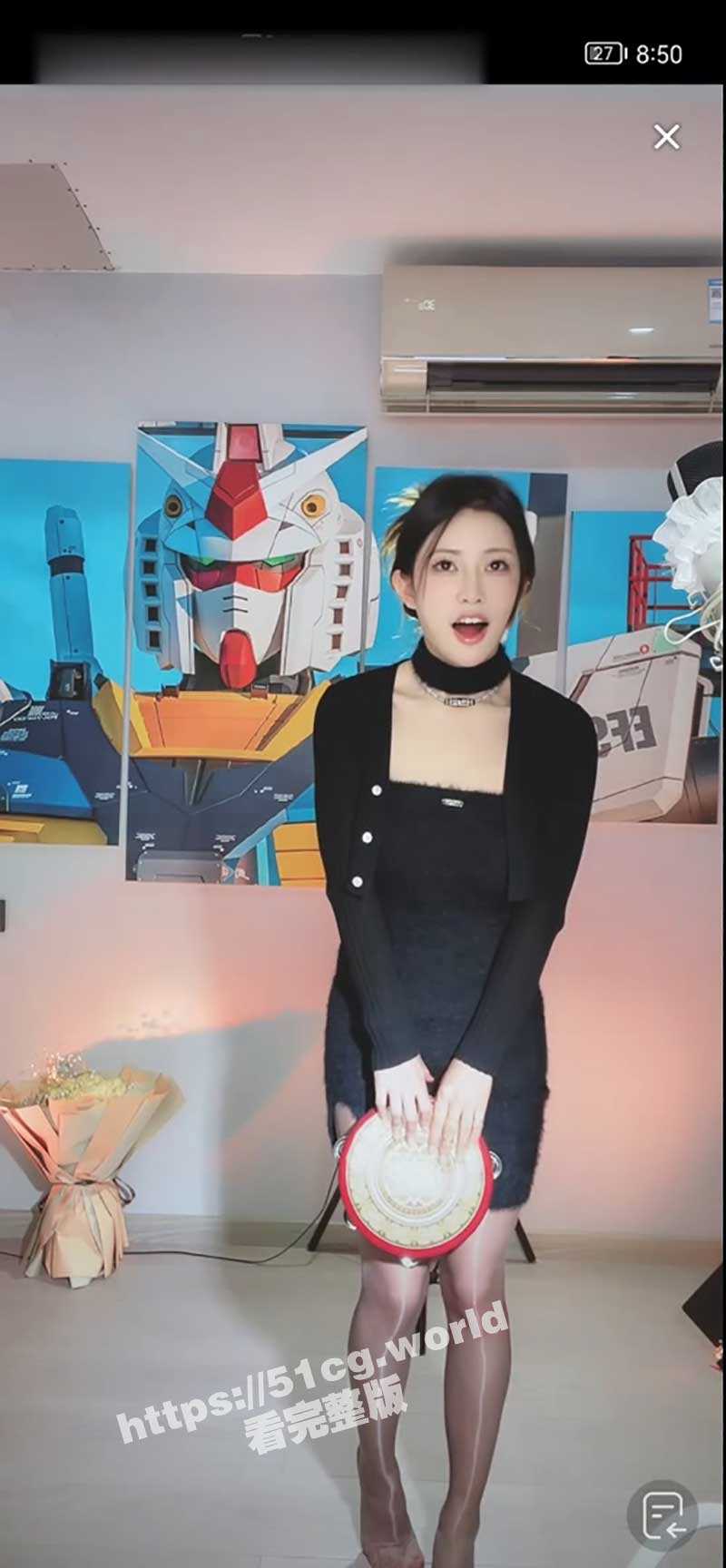 抖音网红一只霸王兽 跳蛋直播 双腿颤抖 强忍刺激终不敌 借口尿遁秒下播 - 51吃瓜网-51吃瓜网