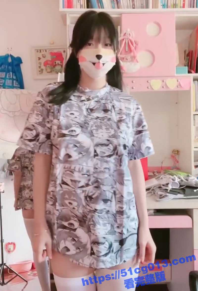 重庆工商职业学院清纯校花 没想到私下竟是外网有名的福利姬 纤腰丰臀加极品美乳 天生的炮架子! - 51吃瓜网-51吃瓜网