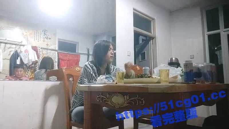 良家大奶熟女居家性爱偷拍！酒足饭饱后被大鸡吧老公各种姿势猛操骚逼 内射黑丝骚逼收尾！-51吃瓜网