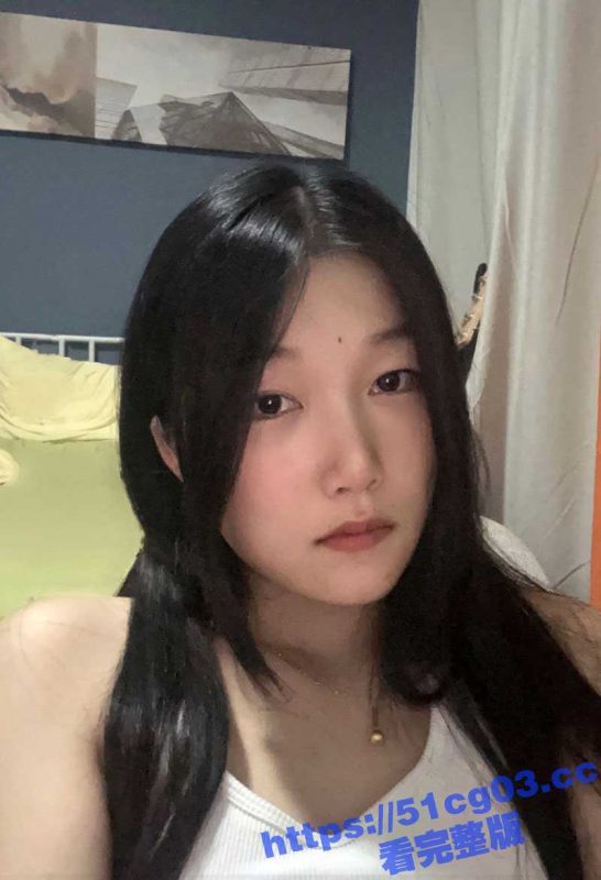 成都大学反差学生妹 张雅琪 背着男友与网友酒店约炮做爱！还贴心的自己准备情趣内衣和玩具！-51吃瓜网