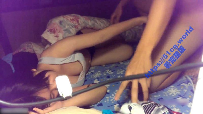 网友自拍！初尝禁果不太久的生涩小情侣露脸打炮自拍流出 带入感很强 似曾相识的感觉-51吃瓜网