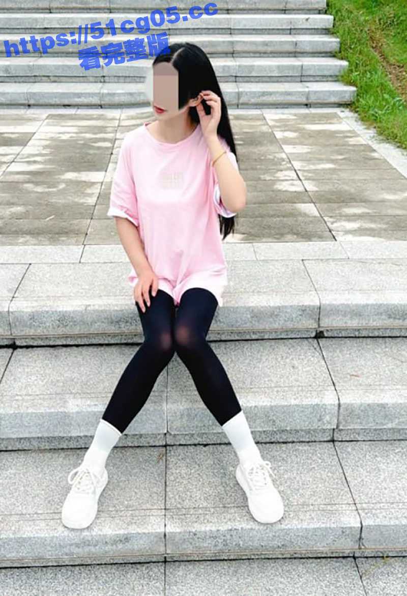 海角家庭乱伦 穿着瑜伽裤的极品身材亲姐姐 在她中途做饭时强行插入内射 从厨房到客厅全程记录！ - 51吃瓜网-51吃瓜网