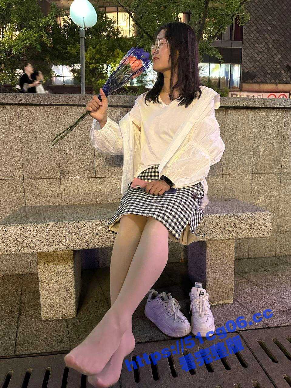 贵阳眼镜教师反差人妻 焦晓燕 被调教成母狗 甘愿当榨精神器 当着老公面玩3p - 51吃瓜网-51吃瓜网