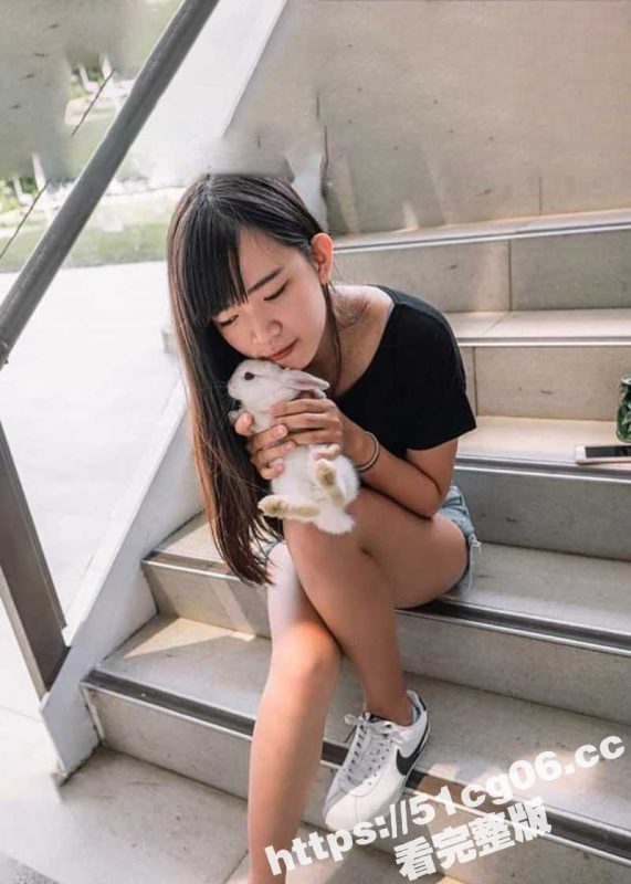 台湾健行科技大学嫩妹和男友自拍小视频流出 娇小的身材没想到奶子这么大!-51吃瓜网