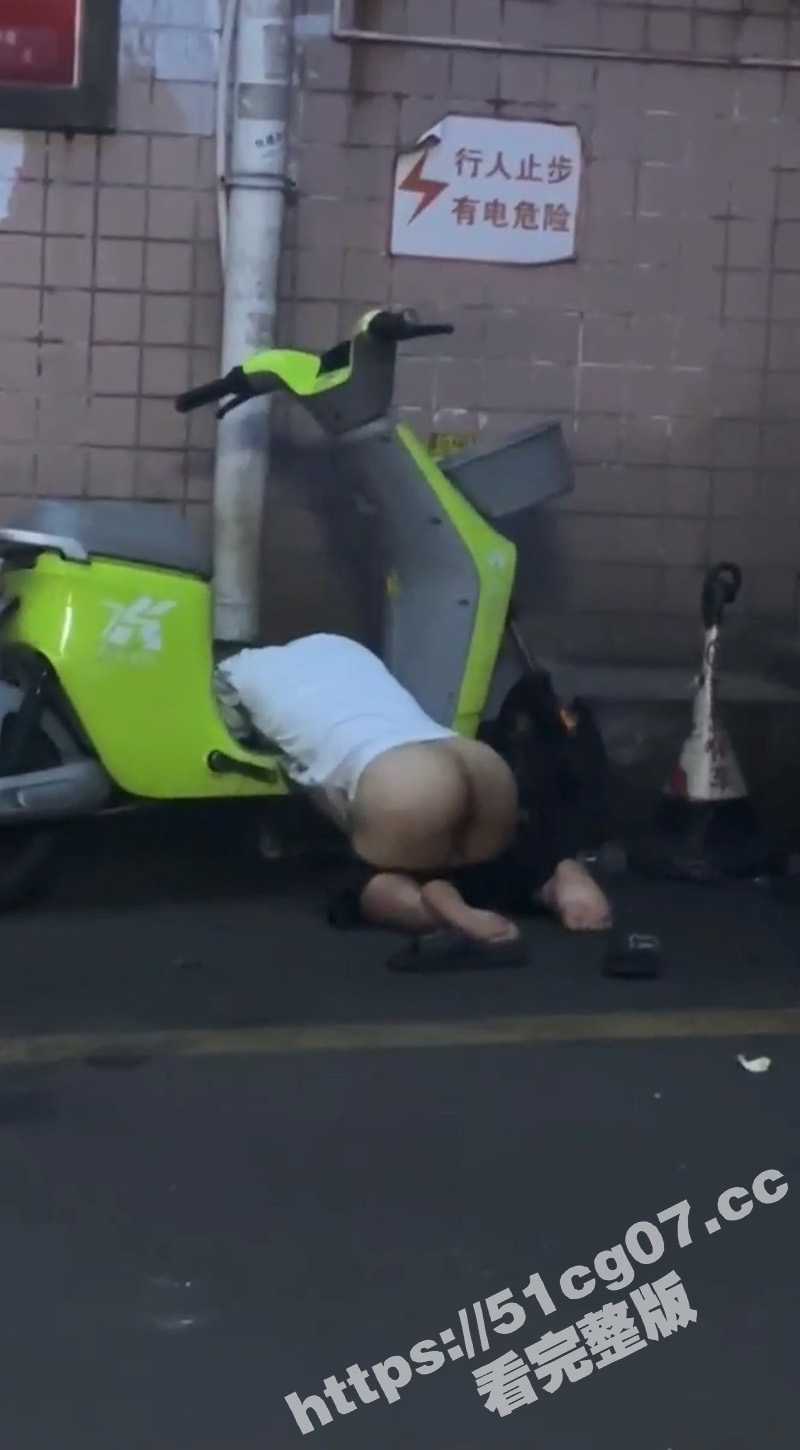 集美醉酒捡尸合集！撒泼哭闹 露逼露腚露奶 大小便失禁 一个比一个疯狂 女神形象尽毁啊 - 51吃瓜网-51吃瓜网