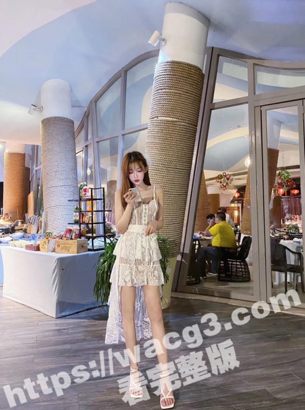 小鲜肉与175CM的高挑长腿女友做爱自拍 微信聊天记录残遭泄密 骚货还是个潮喷体制 简直极品！-51吃瓜网