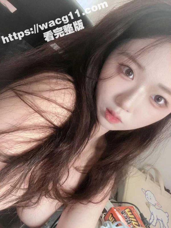 上海金融圈反差女丁萌！04年四川美女，喜欢露出勾引客户领导，三洞齐开随便操，简直太骚了-51吃瓜网