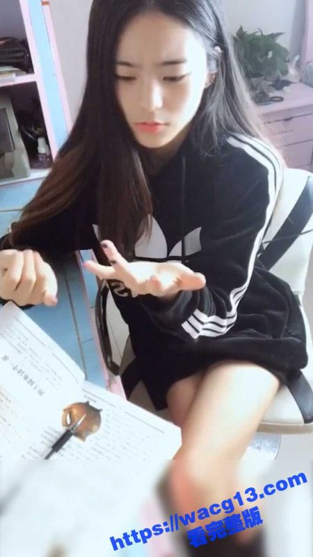 长相甜美的网红鹿少女自制剧情色情短片 和眼镜男玩家教啪啪无套内射 对白很骚她逢操必内射无疑-51吃瓜网