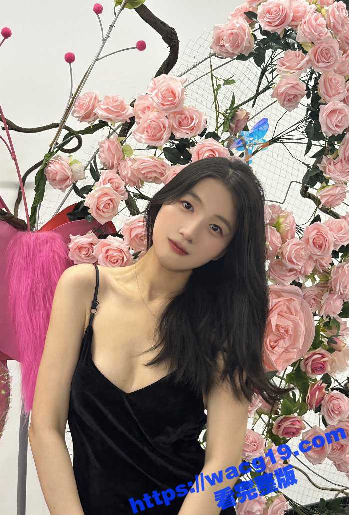 悉尼科技大学留学生 佘馨仪 大尺度啪啪自拍视频曝光 巨乳长腿白丝袜 外国男友弯香蕉肉棒疯狂后入直捣G点! - 51吃瓜网-51吃瓜网