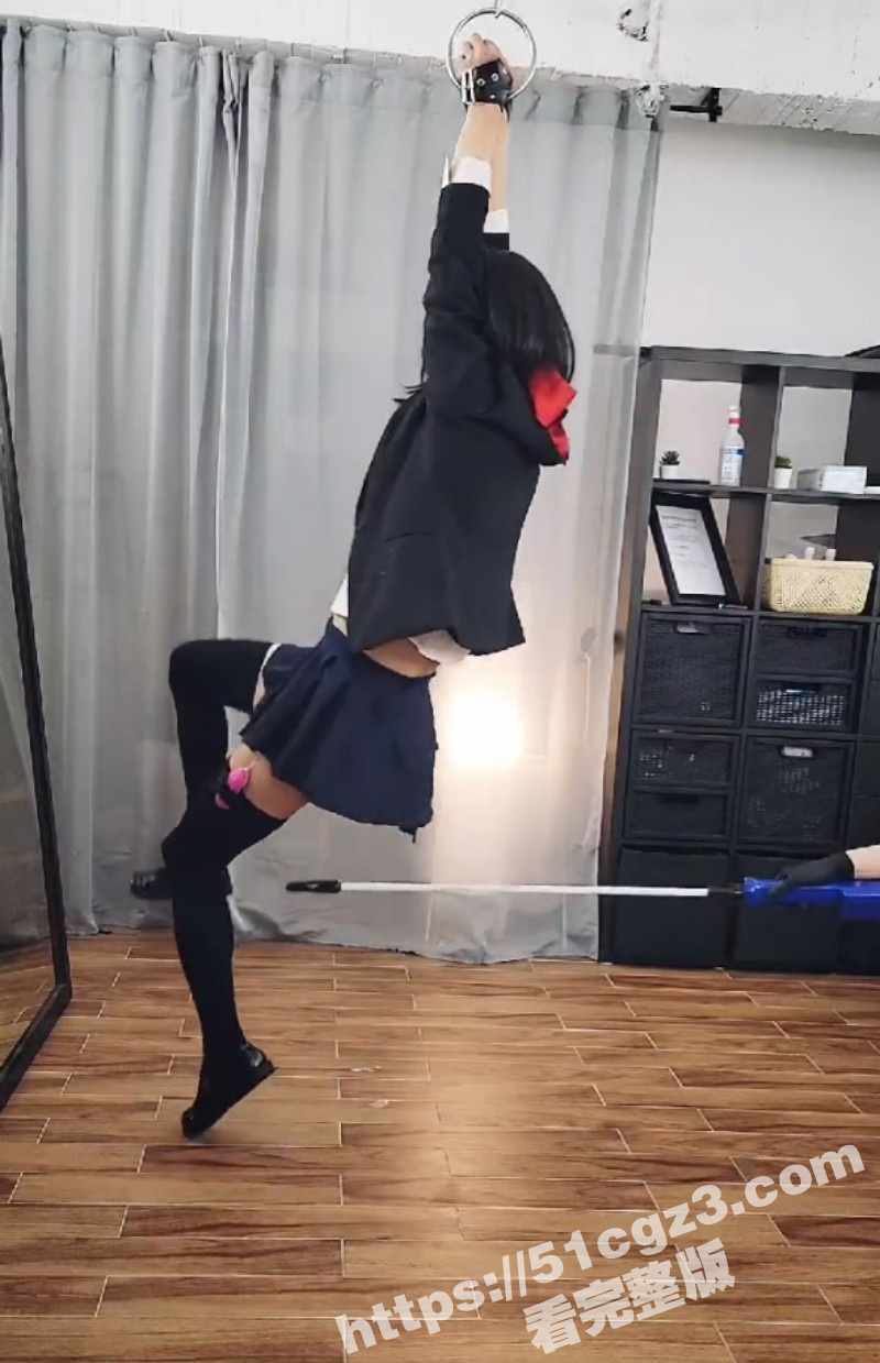 娇瘦萝莉被灌肠后 又遭束缚电击调教 失禁狂喷牛奶一地 画面惨烈堪比缅北酷刑 - 51吃瓜网-51吃瓜网