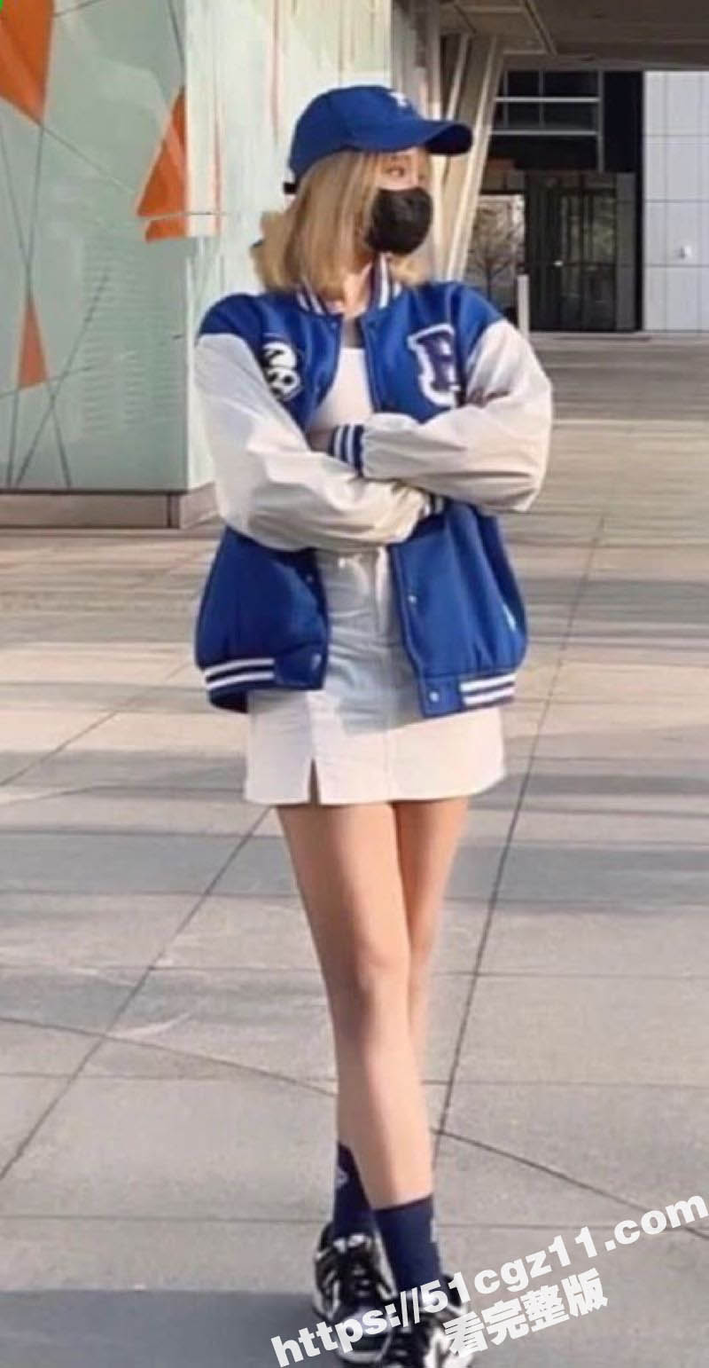 TikTok网红流出大尺度自拍福利 完美露脸展示她那风骚的身姿 丰满的身体对镜自慰抠逼 看的欲火焚身！ - 51吃瓜网-51吃瓜网