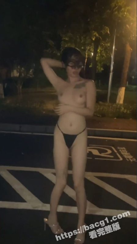 广东顶级外围反差婊 晴晴 被金主调教成母狗 各种场合暴露自己 当街口交车来车往 丝毫不惧！-51吃瓜网