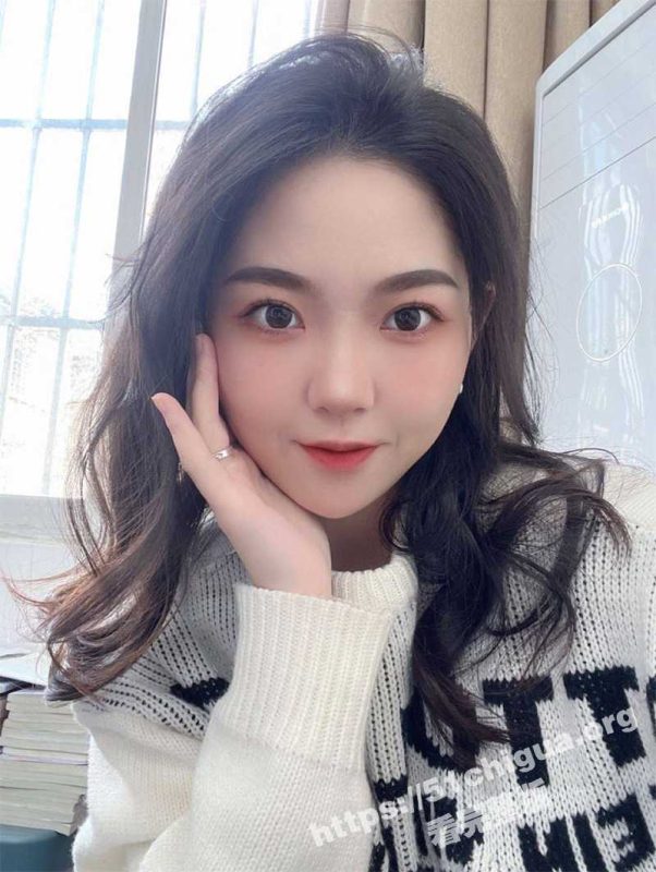 高颜值网红小姐姐惨遭泄密！性爱视频露脸被狂草没想到表面光鲜艳丽 背地里这么的反差！-51吃瓜网