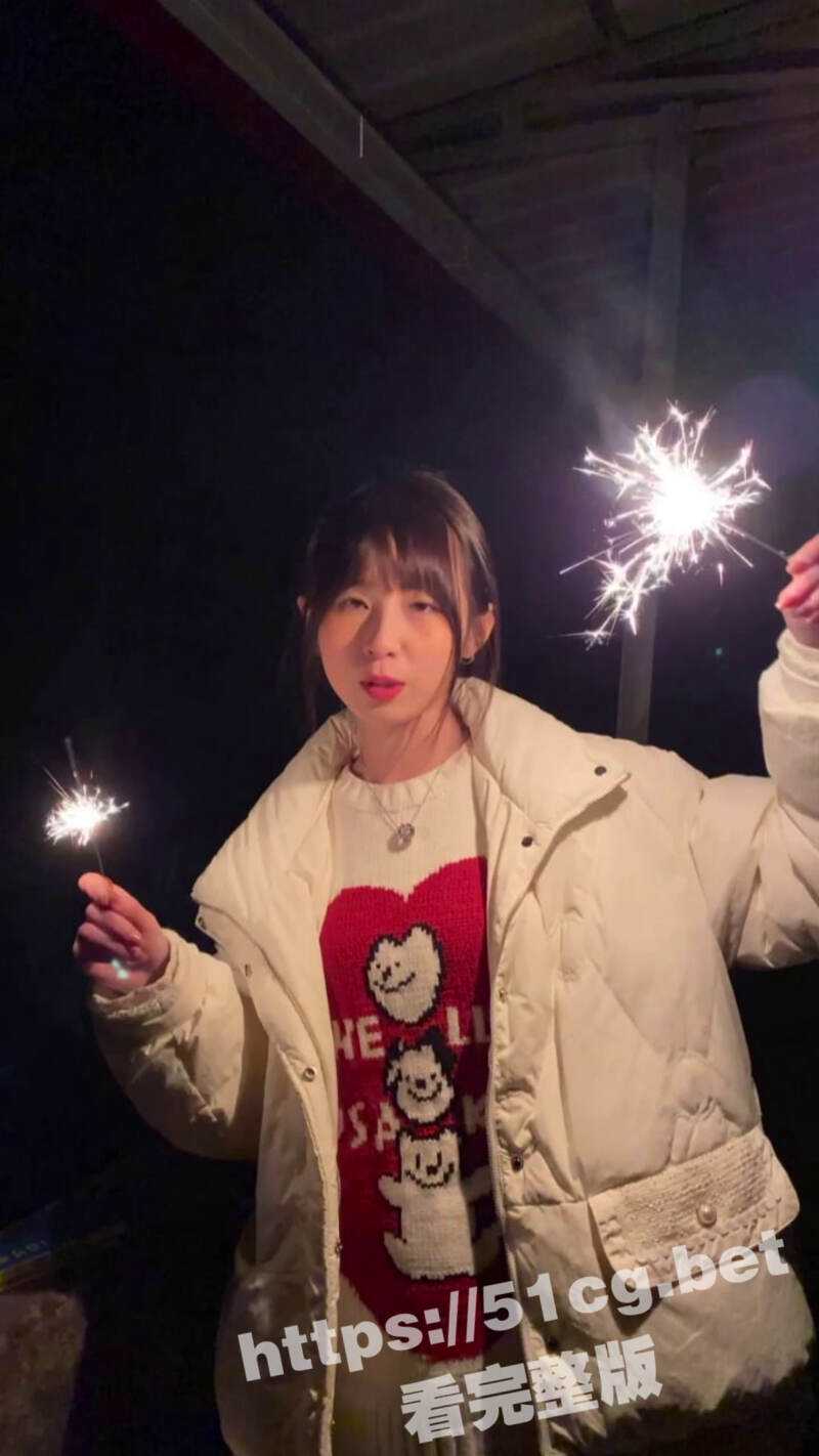 20岁羞涩小表妹穿着校服 醉酒后跟喜欢的表哥迷迷糊糊做爱 BB粉嫩毛毛都没长全 处子的穴太紧很难插入 - 51吃瓜网-51吃瓜网