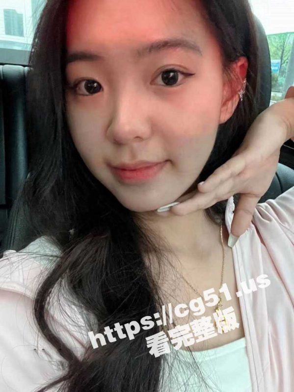 谁能想到外表高冷可爱纯欲的女神范御姐 私下却十分反差 爱吃鸡巴爱吞精 多人运动掰开小穴还很粉嫩-51吃瓜网